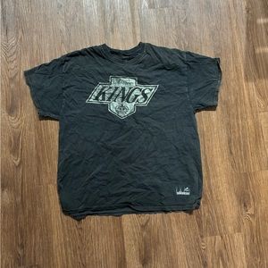 VINTAGE Los Angeles Kings washed black tshirt. Mens Large.